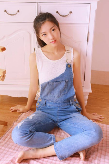 法国艳妇LARALATEX